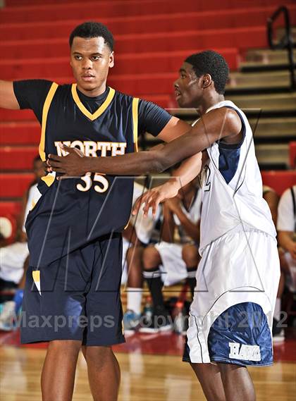 Thumbnail 1 in JW North vs. Silverado (MaxPreps Holiday Classic) photogallery.