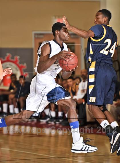 Thumbnail 3 in JW North vs. Silverado (MaxPreps Holiday Classic) photogallery.