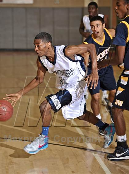 Thumbnail 3 in JW North vs. Silverado (MaxPreps Holiday Classic) photogallery.