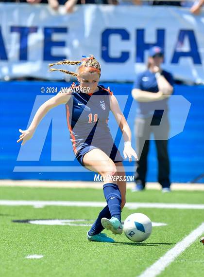 Thumbnail 3 in Wakeland vs. Rouse (UIL 5A Soccer Semifinal) photogallery.