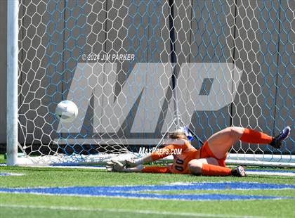 Thumbnail 1 in Wakeland vs. Rouse (UIL 5A Soccer Semifinal) photogallery.