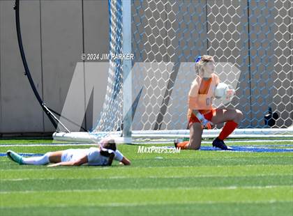 Thumbnail 2 in Wakeland vs. Rouse (UIL 5A Soccer Semifinal) photogallery.