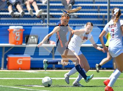 Thumbnail 1 in Wakeland vs. Rouse (UIL 5A Soccer Semifinal) photogallery.
