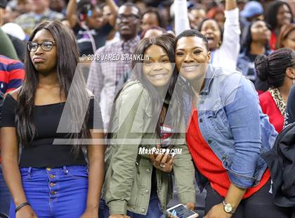 Thumbnail 1 in West Monroe vs. Zachary (LHSAA 5A Final) photogallery.