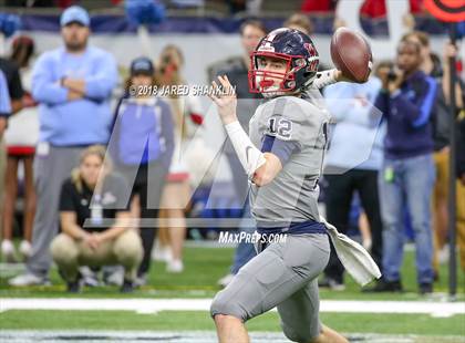 Thumbnail 2 in West Monroe vs. Zachary (LHSAA 5A Final) photogallery.