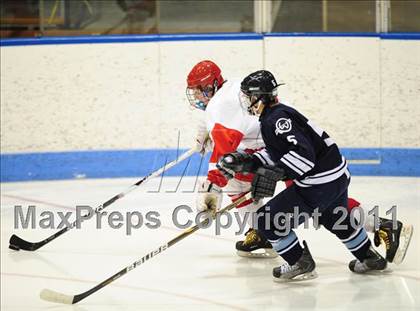 Thumbnail 2 in Wilton vs. Cheshire (CIAC Division 2 Semifinal) photogallery.