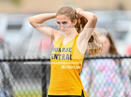Thumbnail 1 in IHSAA Delta Sectionals (400 Meter)  photogallery.