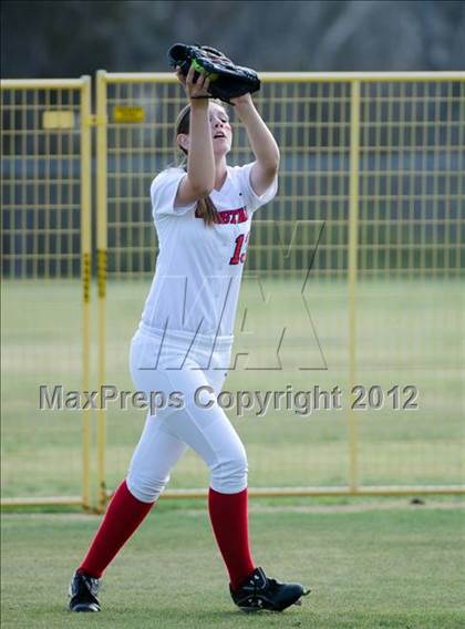 Thumbnail 3 in Christian vs Horizon (CIF SDS D5 Final) photogallery.