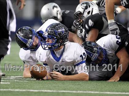 Thumbnail 3 in Hebron vs. Guyer (5A Division 2 Region 1 Bi-District) photogallery.