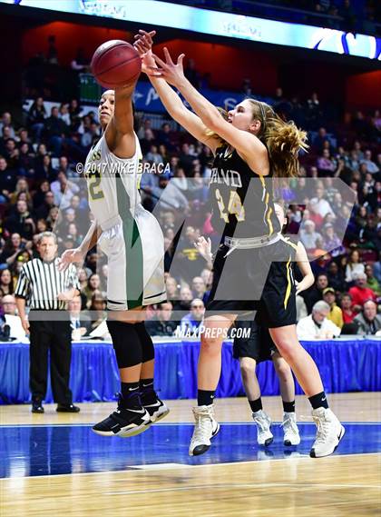 Thumbnail 2 in Holy Cross vs. Hand (CIAC Class L Final) photogallery.