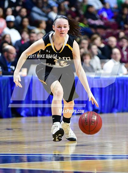 Thumbnail 3 in Holy Cross vs. Hand (CIAC Class L Final) photogallery.