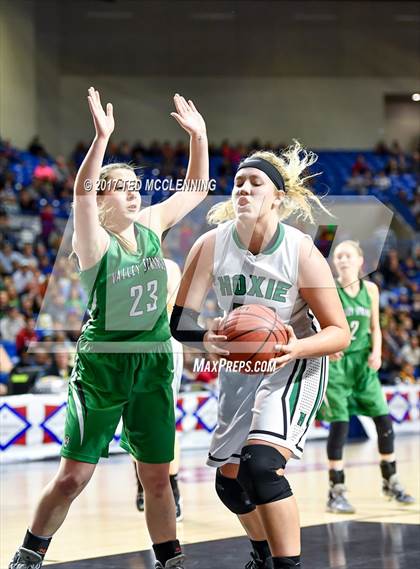 Thumbnail 1 in Hoxie vs. Valley Springs (AAA 3A Final) photogallery.