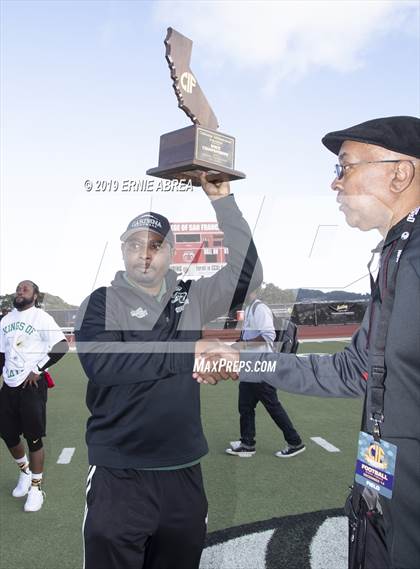 Thumbnail 2 in Gardena vs. Lincoln (CIF State D7-AA Final) photogallery.
