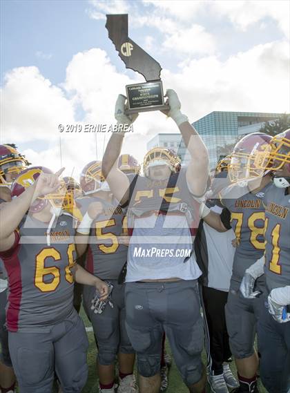 Thumbnail 2 in Gardena vs. Lincoln (CIF State D7-AA Final) photogallery.