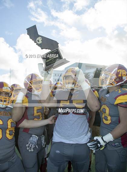 Thumbnail 1 in Gardena vs. Lincoln (CIF State D7-AA Final) photogallery.