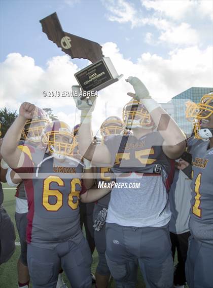 Thumbnail 1 in Gardena vs. Lincoln (CIF State D7-AA Final) photogallery.