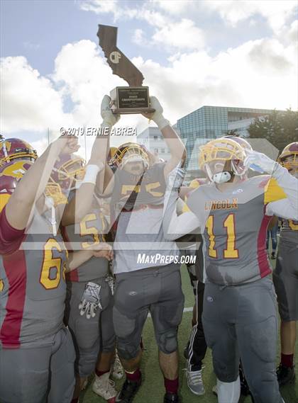 Thumbnail 3 in Gardena vs. Lincoln (CIF State D7-AA Final) photogallery.