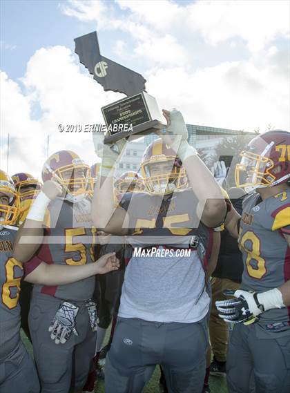 Thumbnail 3 in Gardena vs. Lincoln (CIF State D7-AA Final) photogallery.