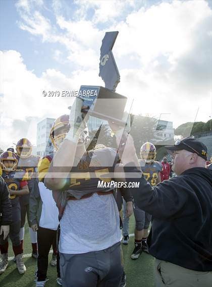 Thumbnail 2 in Gardena vs. Lincoln (CIF State D7-AA Final) photogallery.