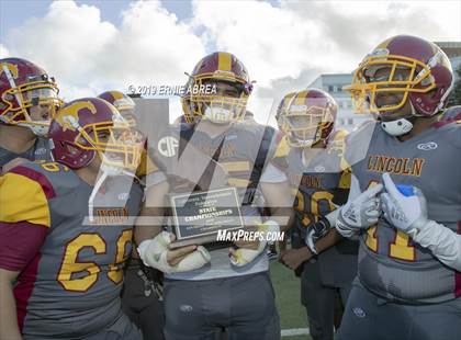 Thumbnail 3 in Gardena vs. Lincoln (CIF State D7-AA Final) photogallery.