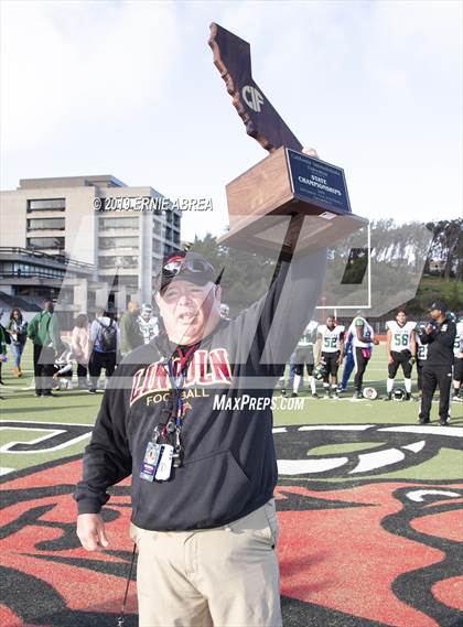 Thumbnail 2 in Gardena vs. Lincoln (CIF State D7-AA Final) photogallery.