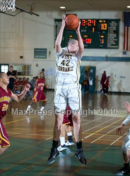 Thumbnail 3 in Oxnard vs. West (Santa Barbara Holiday Classic Tournament) photogallery.