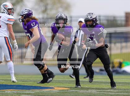 Thumbnail 2 in College Station vs. Wakeland (UIL Football 5A Regional Semifinals) photogallery.