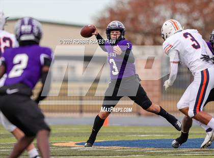 Thumbnail 2 in College Station vs. Wakeland (UIL Football 5A Regional Semifinals) photogallery.