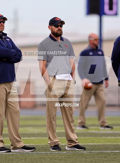 Thumbnail 3 in College Station vs. Wakeland (UIL Football 5A Regional Semifinals) photogallery.