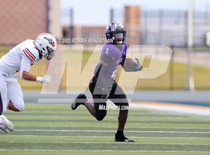 Thumbnail 3 in College Station vs. Wakeland (UIL Football 5A Regional Semifinals) photogallery.