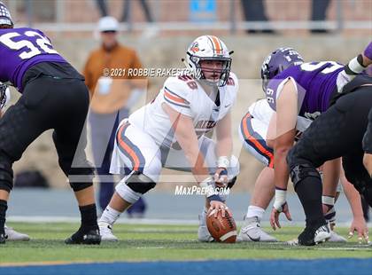 Thumbnail 3 in College Station vs. Wakeland (UIL Football 5A Regional Semifinals) photogallery.