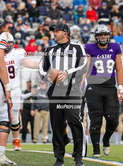 Thumbnail 2 in College Station vs. Wakeland (UIL Football 5A Regional Semifinals) photogallery.