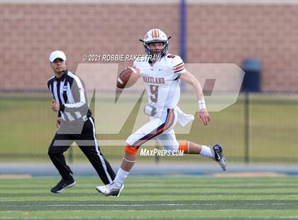 Thumbnail 3 in College Station vs. Wakeland (UIL Football 5A Regional Semifinals) photogallery.