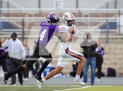 Thumbnail 3 in College Station vs. Wakeland (UIL Football 5A Regional Semifinals) photogallery.