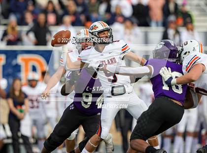 Thumbnail 2 in College Station vs. Wakeland (UIL Football 5A Regional Semifinals) photogallery.