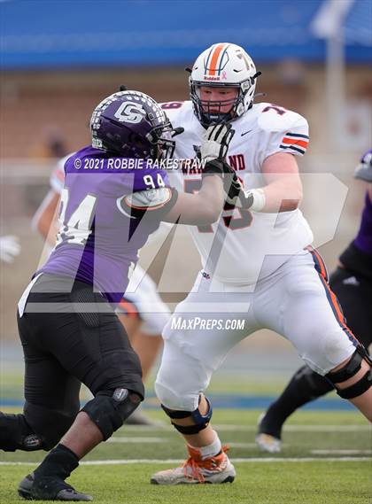 Thumbnail 2 in College Station vs. Wakeland (UIL Football 5A Regional Semifinals) photogallery.