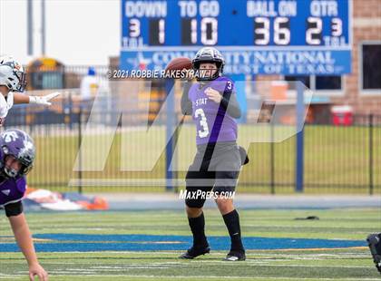 Thumbnail 3 in College Station vs. Wakeland (UIL Football 5A Regional Semifinals) photogallery.