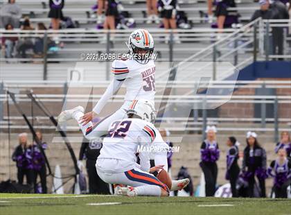 Thumbnail 3 in College Station vs. Wakeland (UIL Football 5A Regional Semifinals) photogallery.