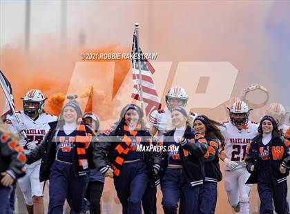 Thumbnail 1 in College Station vs. Wakeland (UIL Football 5A Regional Semifinals) photogallery.