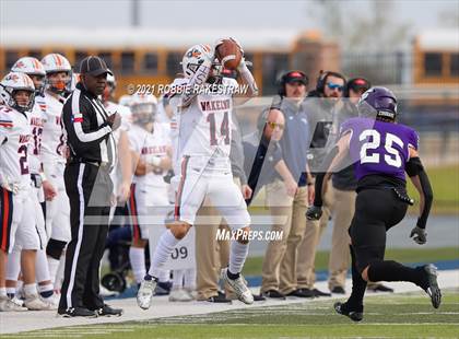 Thumbnail 1 in College Station vs. Wakeland (UIL Football 5A Regional Semifinals) photogallery.