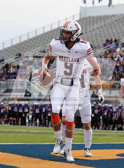Thumbnail 3 in College Station vs. Wakeland (UIL Football 5A Regional Semifinals) photogallery.