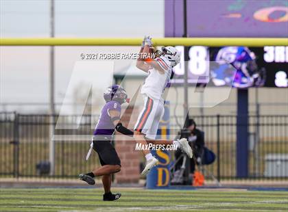 Thumbnail 3 in College Station vs. Wakeland (UIL Football 5A Regional Semifinals) photogallery.