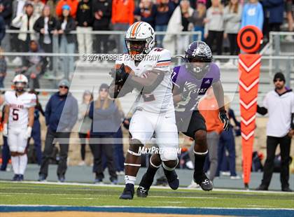 Thumbnail 3 in College Station vs. Wakeland (UIL Football 5A Regional Semifinals) photogallery.