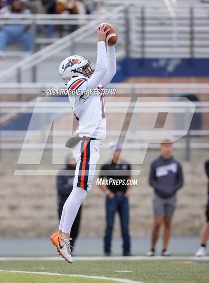 Thumbnail 1 in College Station vs. Wakeland (UIL Football 5A Regional Semifinals) photogallery.