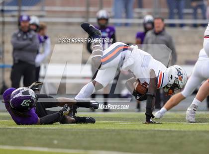 Thumbnail 2 in College Station vs. Wakeland (UIL Football 5A Regional Semifinals) photogallery.