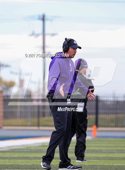Thumbnail 3 in College Station vs. Wakeland (UIL Football 5A Regional Semifinals) photogallery.