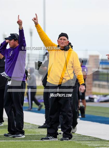 Thumbnail 3 in College Station vs. Wakeland (UIL Football 5A Regional Semifinals) photogallery.