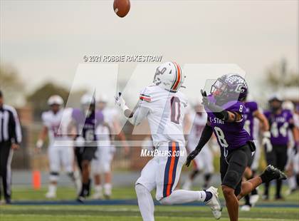 Thumbnail 2 in College Station vs. Wakeland (UIL Football 5A Regional Semifinals) photogallery.