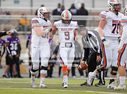 Thumbnail 2 in College Station vs. Wakeland (UIL Football 5A Regional Semifinals) photogallery.