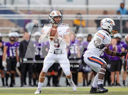 Thumbnail 1 in College Station vs. Wakeland (UIL Football 5A Regional Semifinals) photogallery.